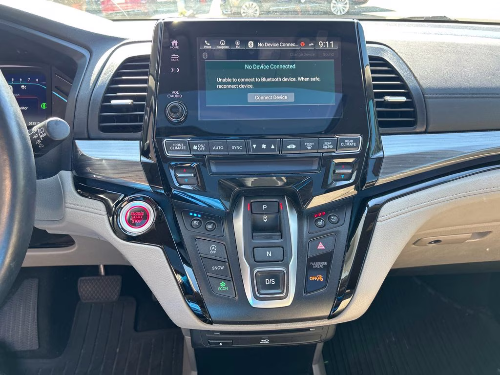 2024 Platinum White Pearl Honda Odyssey Elite FWD Van