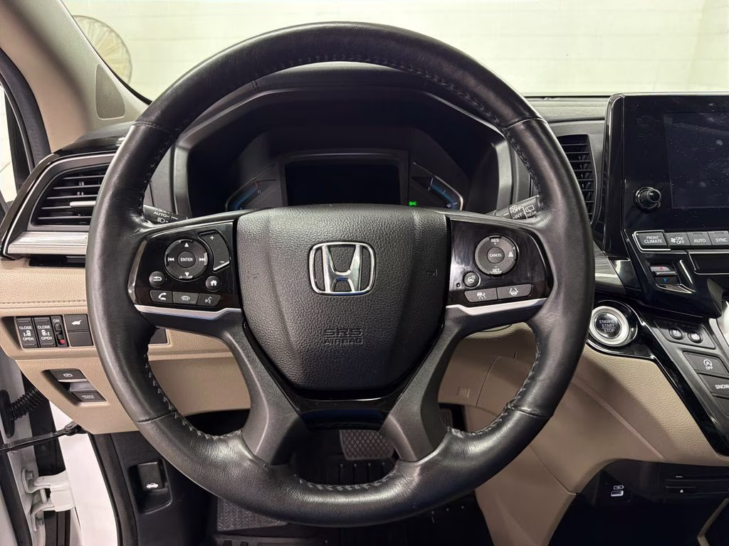 2024 Platinum White Pearl Honda Odyssey Elite FWD Van