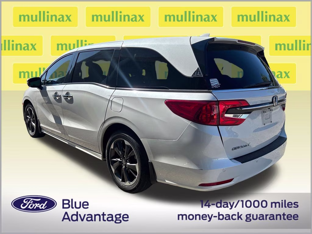 2024 Platinum White Pearl Honda Odyssey Elite FWD Van