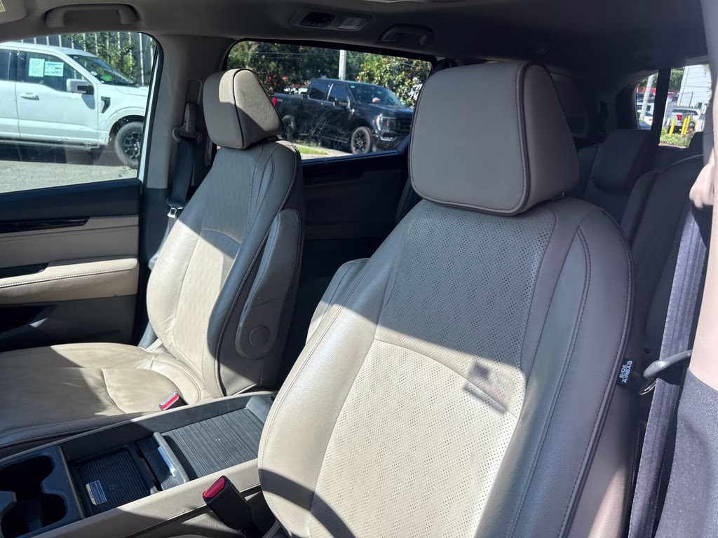 2024 Platinum White Pearl Honda Odyssey Elite FWD Van