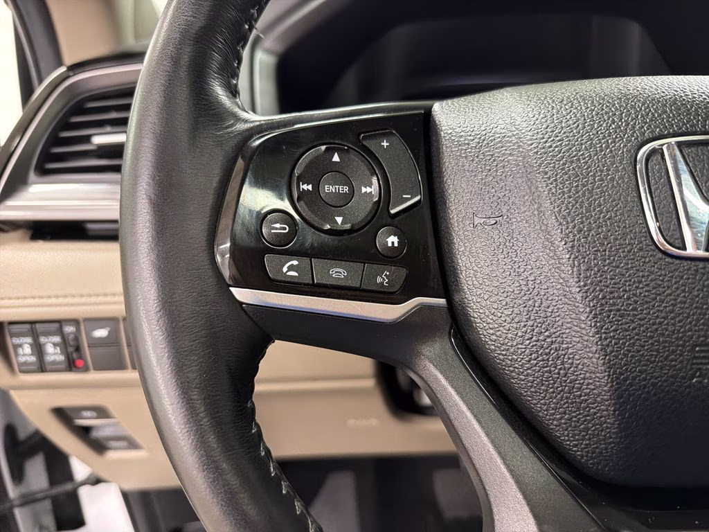 2024 Platinum White Pearl Honda Odyssey Elite FWD Van