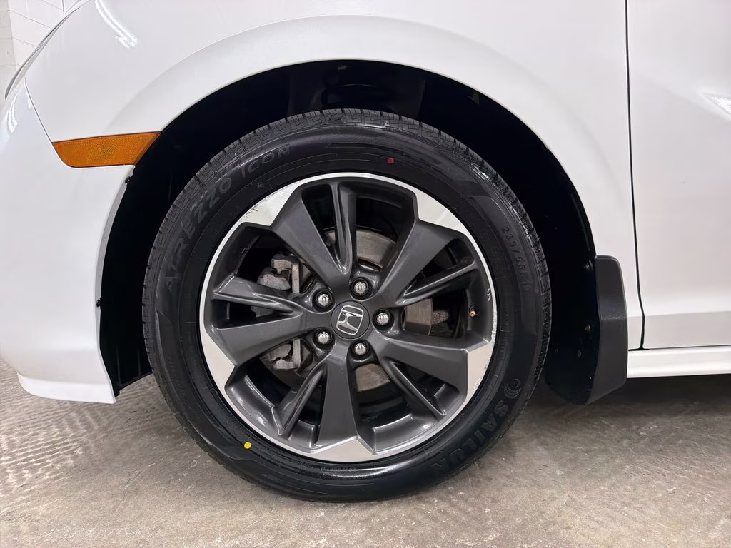 2024 Platinum White Pearl Honda Odyssey Elite FWD Van