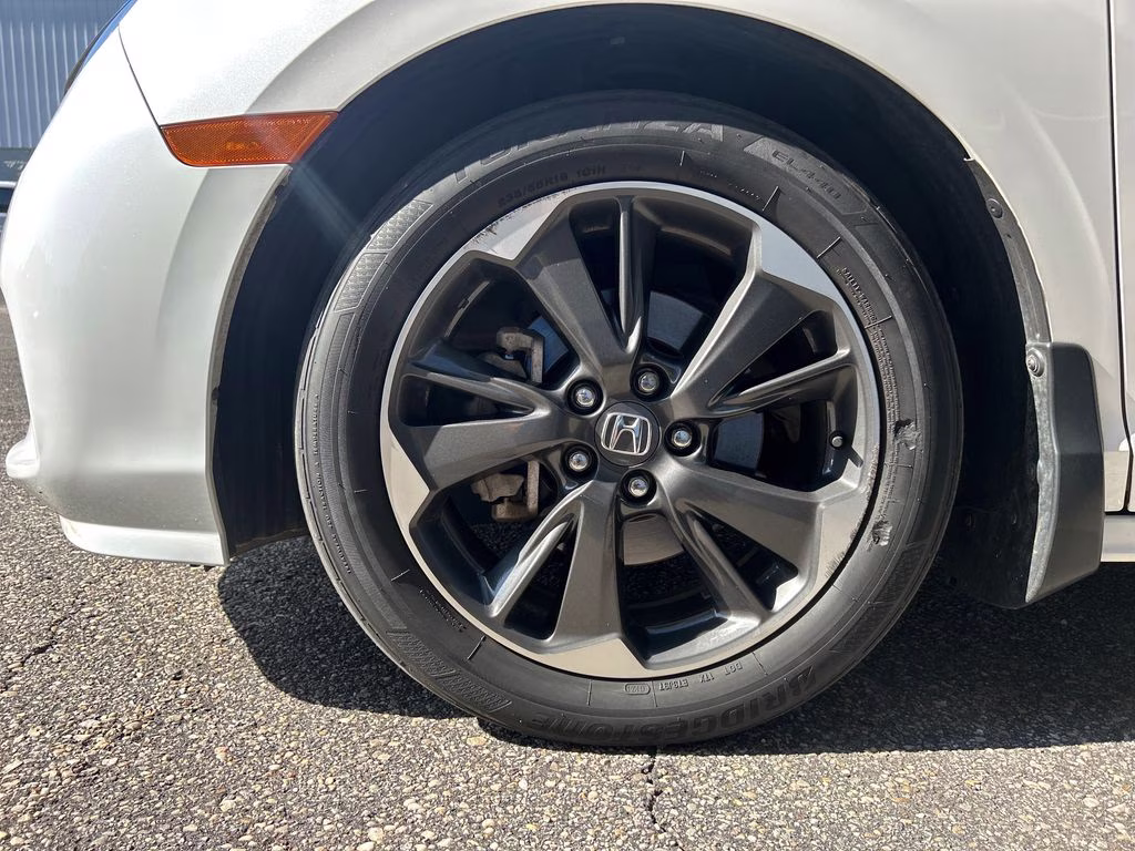 2024 Platinum White Pearl Honda Odyssey Elite FWD Van