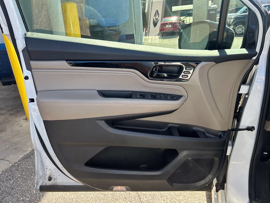 2024 Platinum White Pearl Honda Odyssey Elite FWD Van