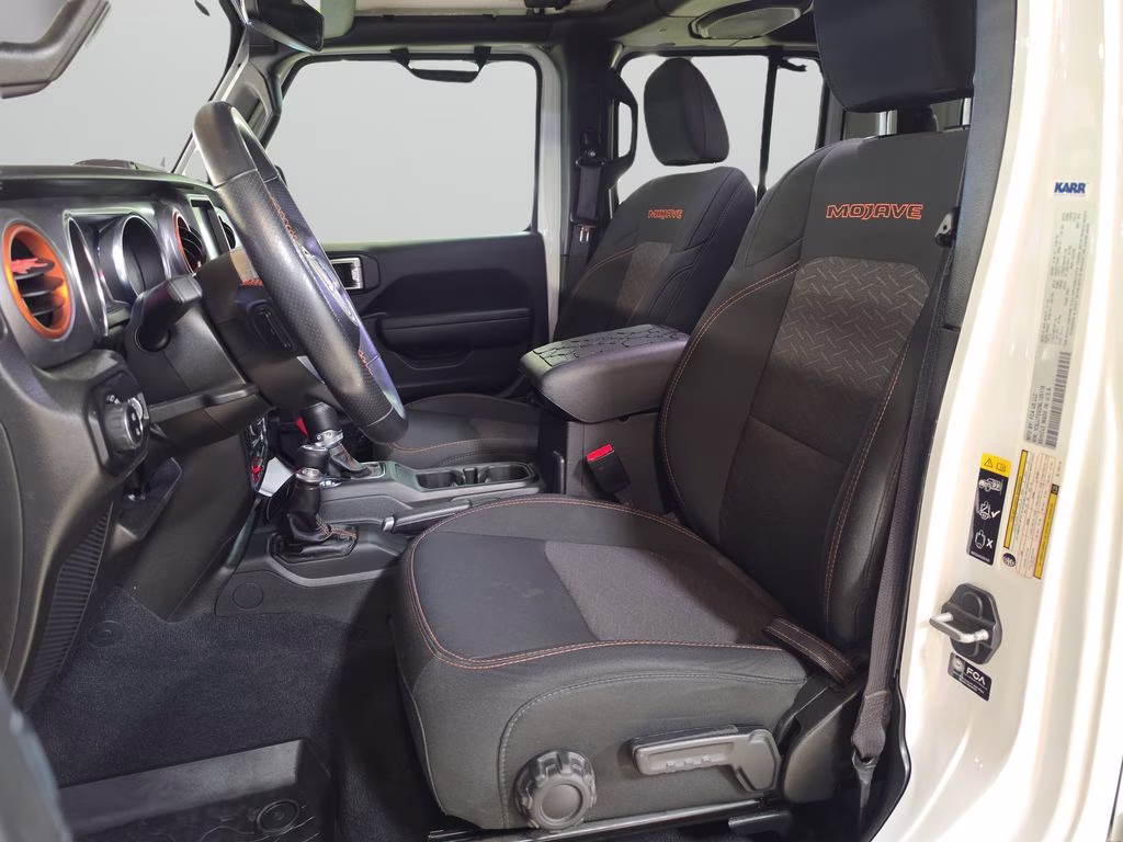 2022 Bright White Clearcoat Jeep Gladiator Mojave 4X4 Truck