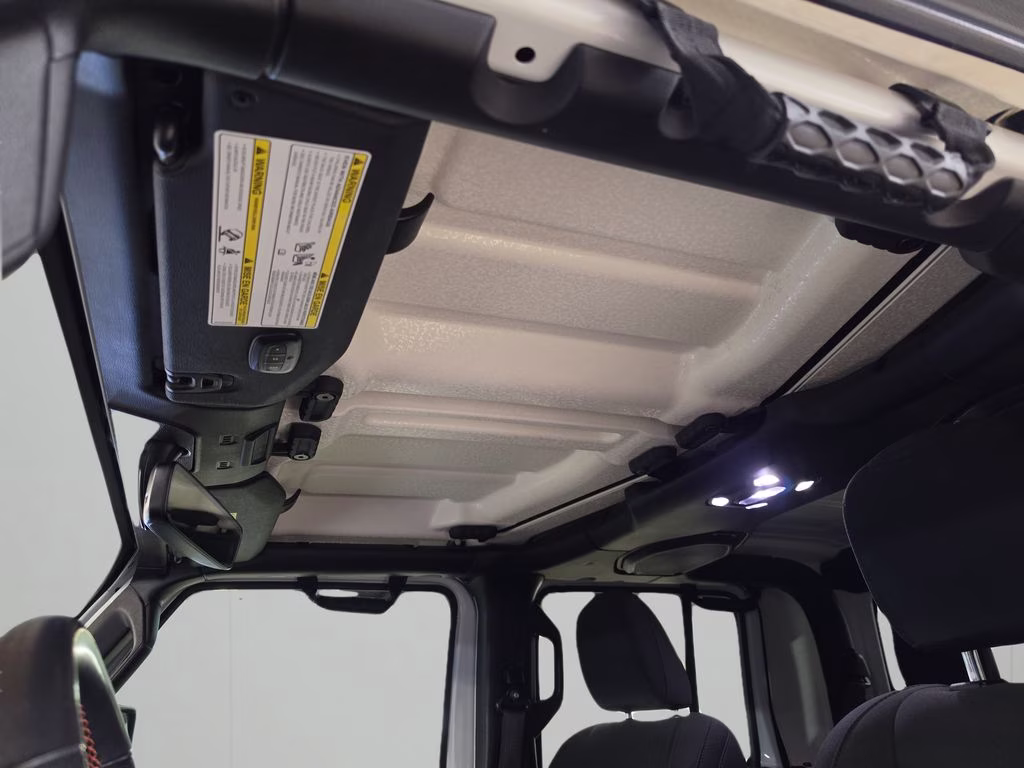 2022 Bright White Clearcoat Jeep Gladiator Mojave 4X4 Truck