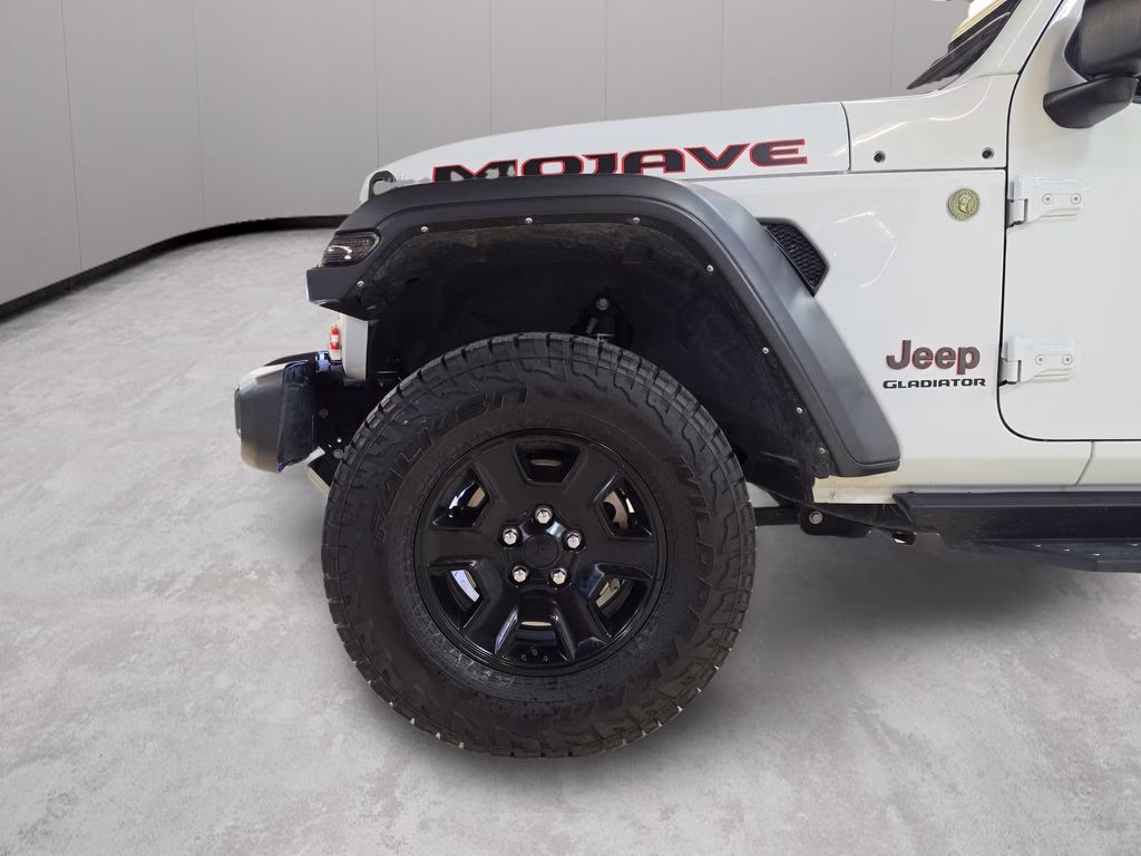 2022 Bright White Clearcoat Jeep Gladiator Mojave 4X4 Truck