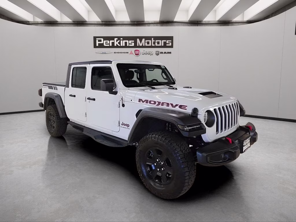 2022 Bright White Clearcoat Jeep Gladiator Mojave 4X4 Truck