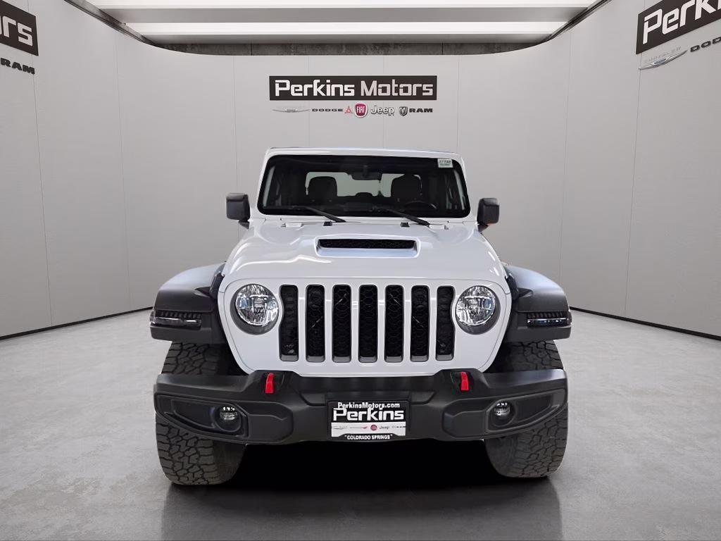 2022 Bright White Clearcoat Jeep Gladiator Mojave 4X4 Truck
