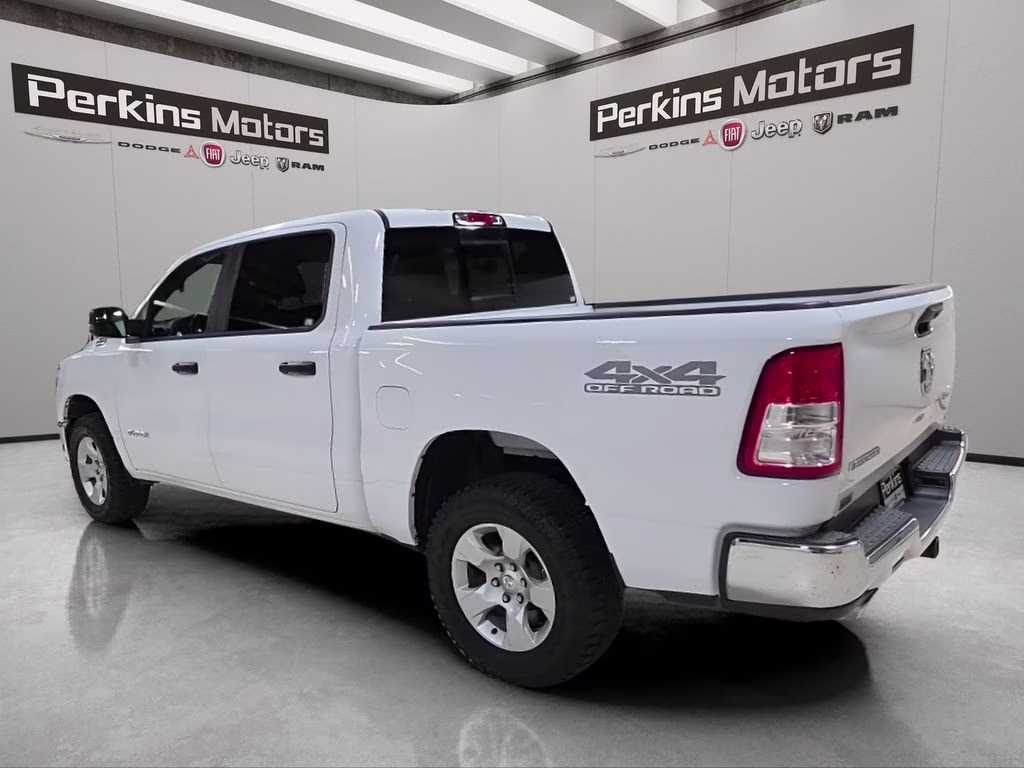 2024 Bright White Clearcoat Ram 1500 Big Horn/Lone Star 4X4 Truck