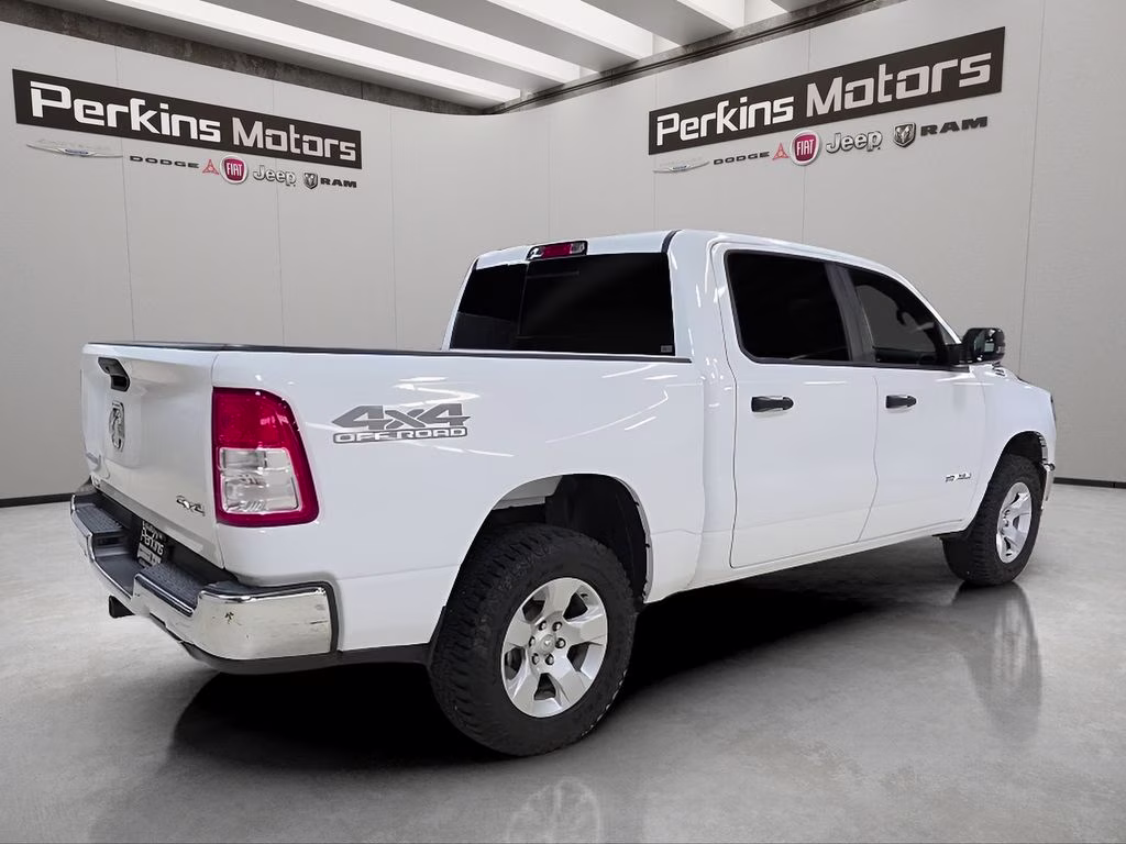 2024 Bright White Clearcoat Ram 1500 Big Horn/Lone Star 4X4 Truck