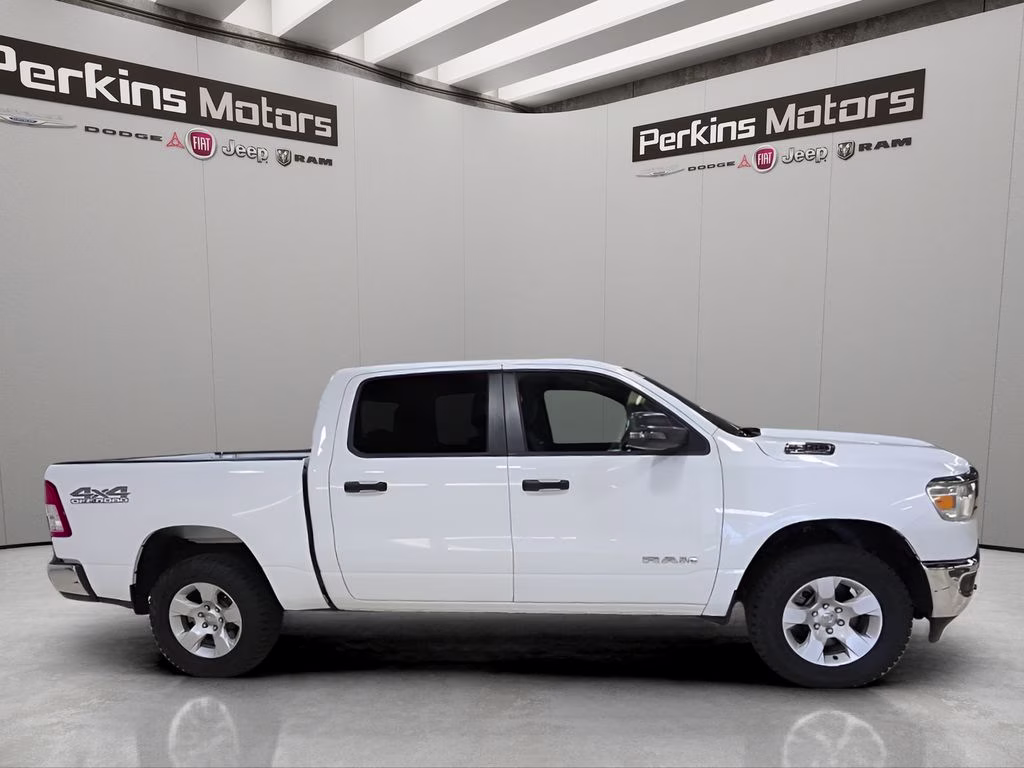 2024 Bright White Clearcoat Ram 1500 Big Horn/Lone Star 4X4 Truck