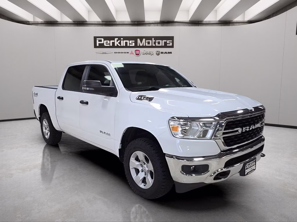 2024 Bright White Clearcoat Ram 1500 Big Horn/Lone Star 4X4 Truck