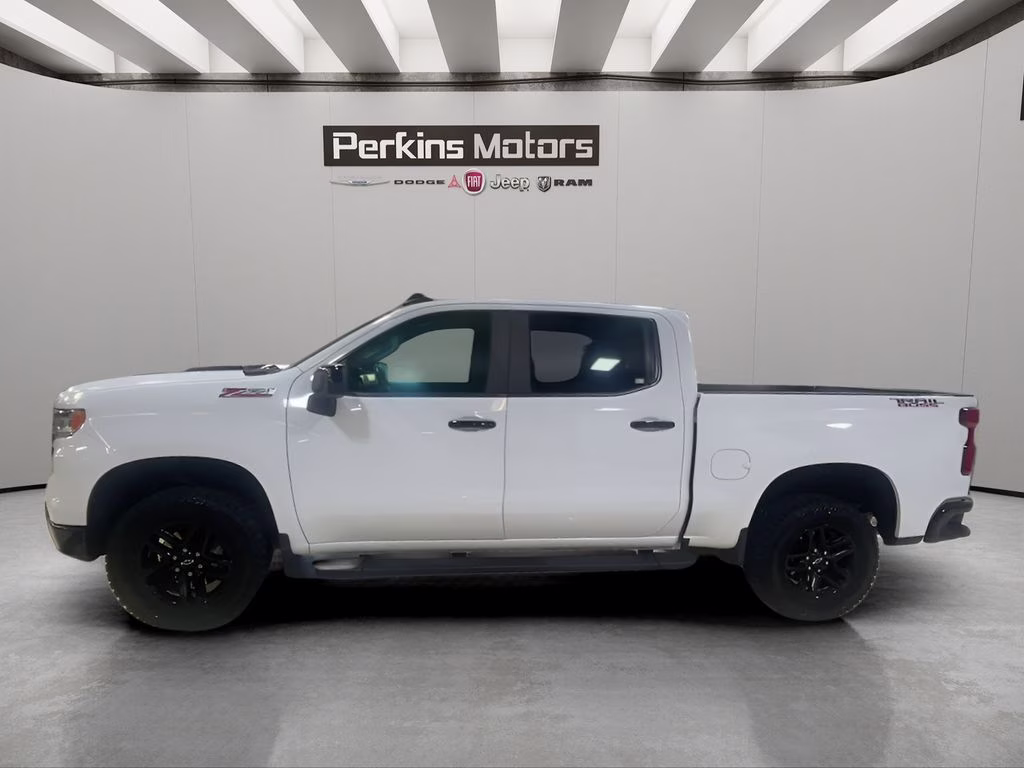 2024 Summit White Chevrolet Silverado 1500 LT Trail Boss 4X4 Truck