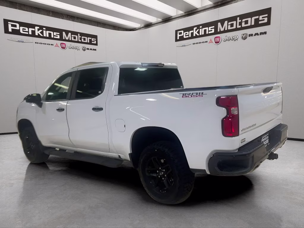 2024 Summit White Chevrolet Silverado 1500 LT Trail Boss 4X4 Truck