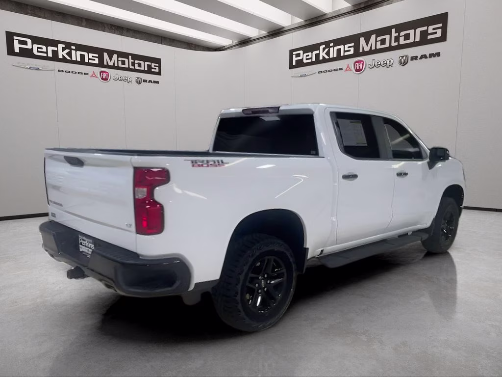 2024 Summit White Chevrolet Silverado 1500 LT Trail Boss 4X4 Truck