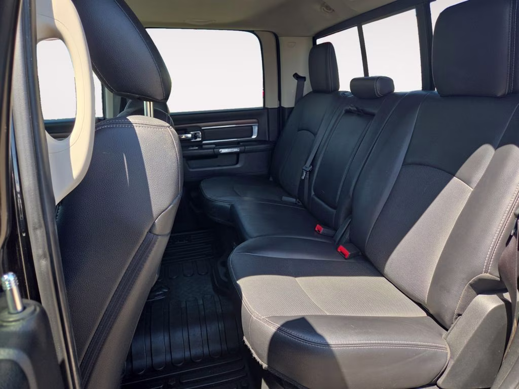 2017 Brilliant Black Crystal Pearlcoat Ram 2500 Laramie 4X4 Truck