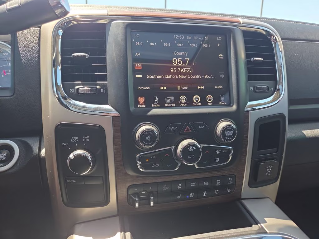 2017 Brilliant Black Crystal Pearlcoat Ram 2500 Laramie 4X4 Truck