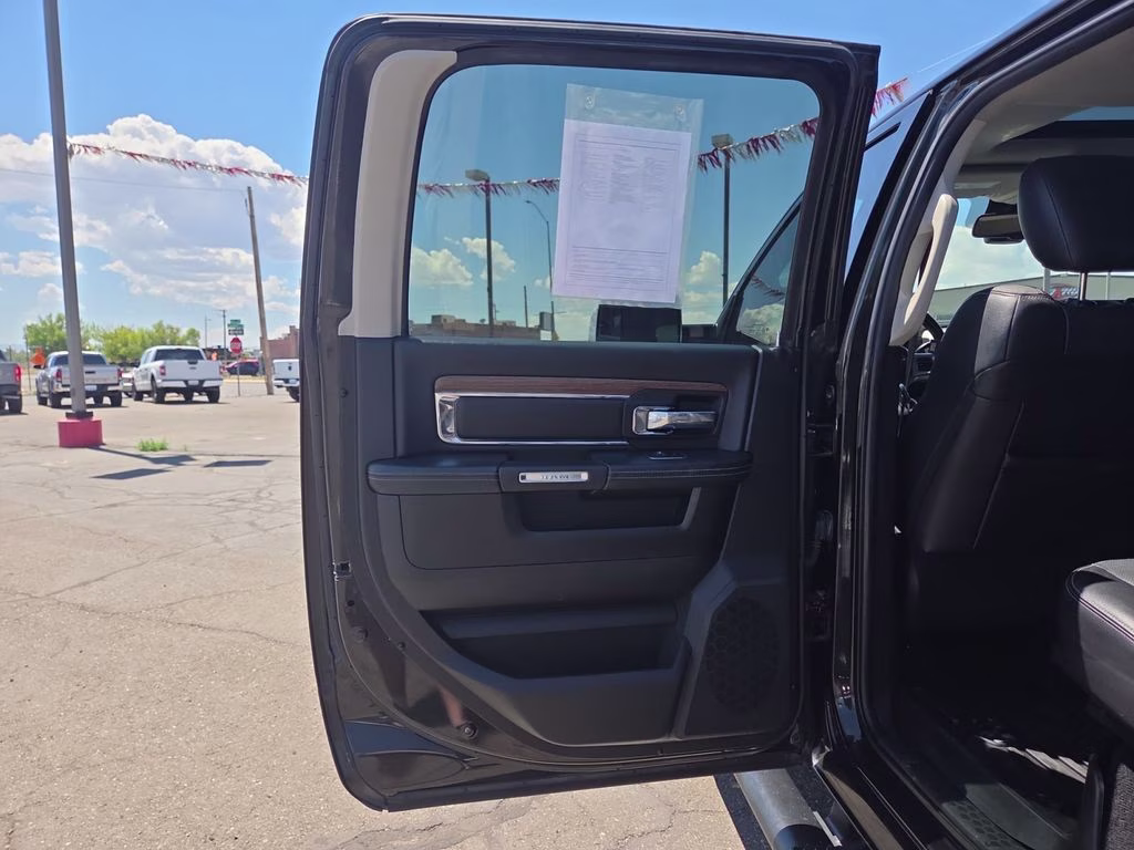 2017 Brilliant Black Crystal Pearlcoat Ram 2500 Laramie 4X4 Truck