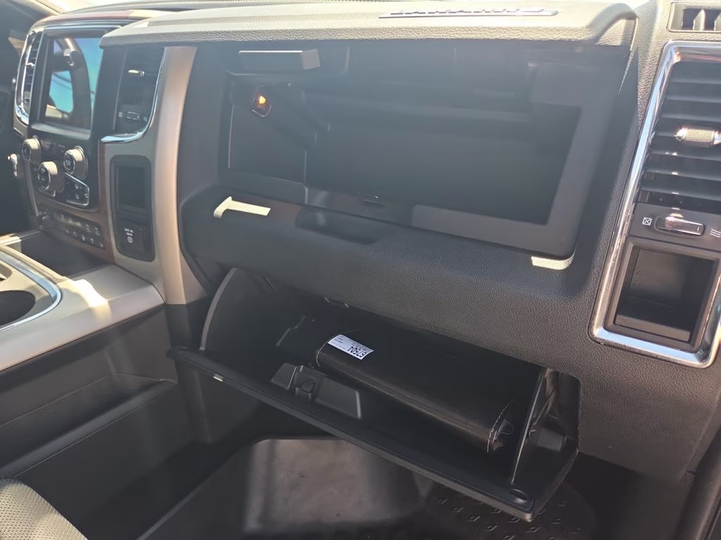 2017 Brilliant Black Crystal Pearlcoat Ram 2500 Laramie 4X4 Truck