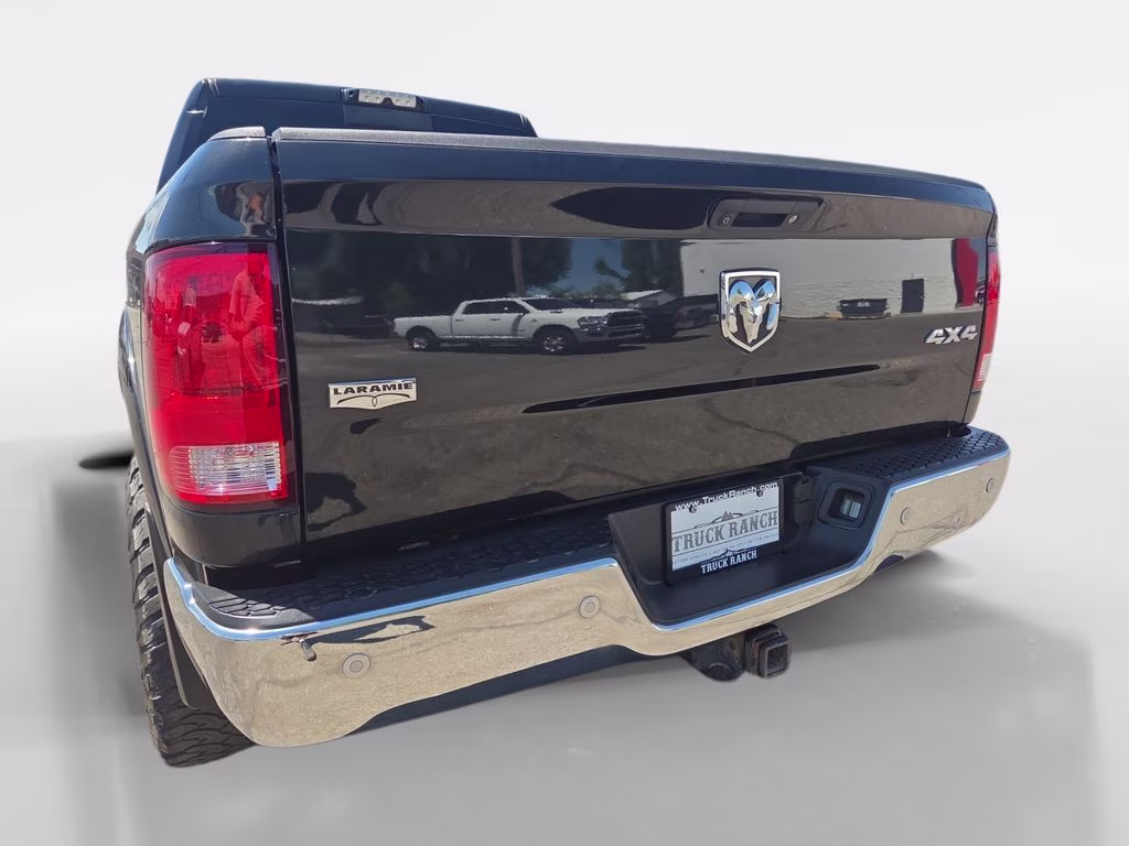 2017 Brilliant Black Crystal Pearlcoat Ram 2500 Laramie 4X4 Truck