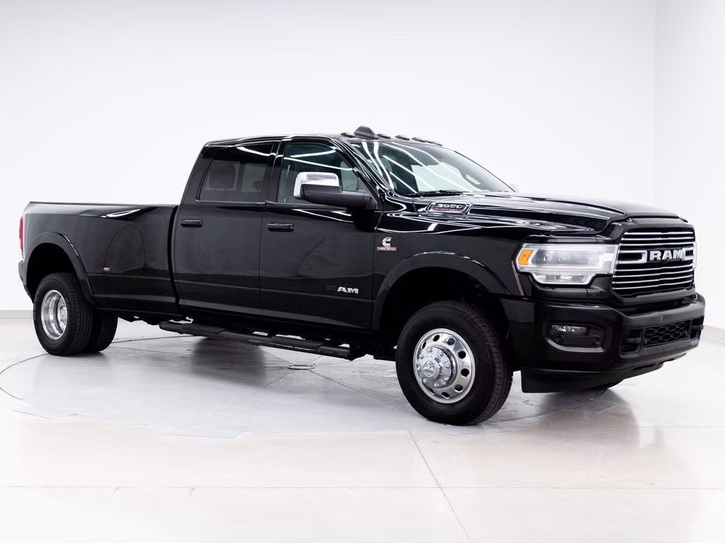 2020 Diamond Black Crystal Pearlcoat Ram 3500 Laramie 4X4 Truck