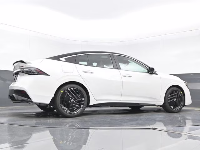 2026 Aspen White/Super Black Nissan Sentra SR FWD Sedan