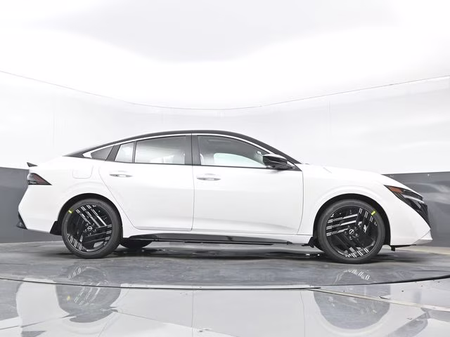 2026 Aspen White/Super Black Nissan Sentra SR FWD Sedan