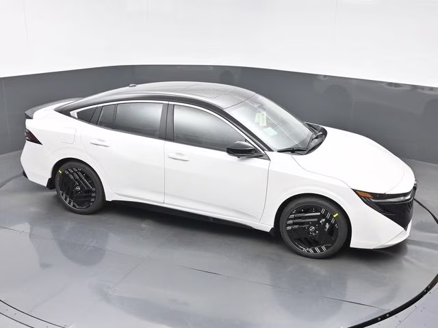 2026 Aspen White/Super Black Nissan Sentra SR FWD Sedan