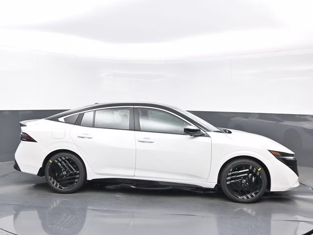 2026 Aspen White/Super Black Nissan Sentra SR FWD Sedan