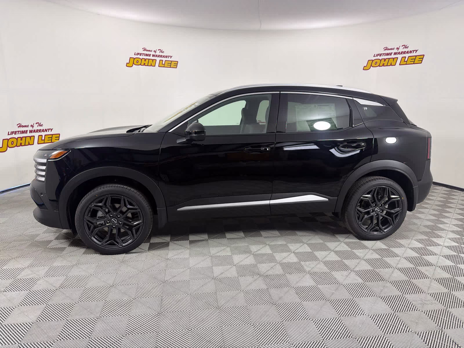 2026 Super Black Nissan Kicks SR FWD SUV