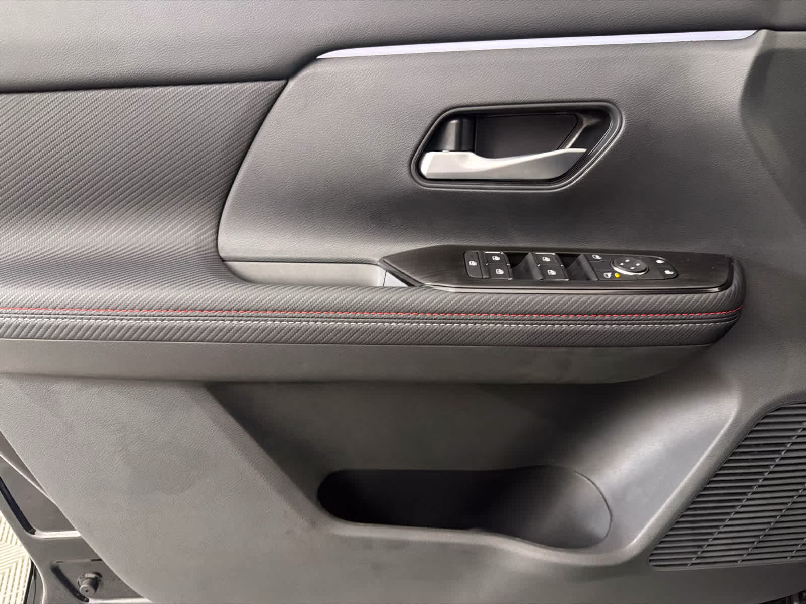 2026 Super Black Nissan Kicks SR FWD SUV