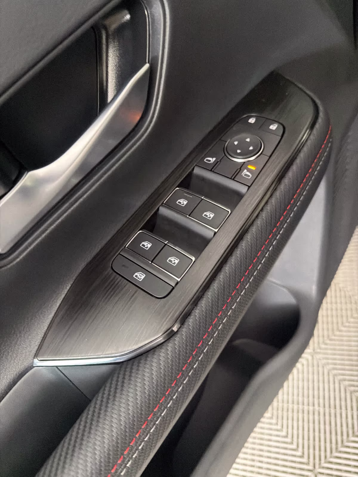 2026 Super Black Nissan Kicks SR FWD SUV