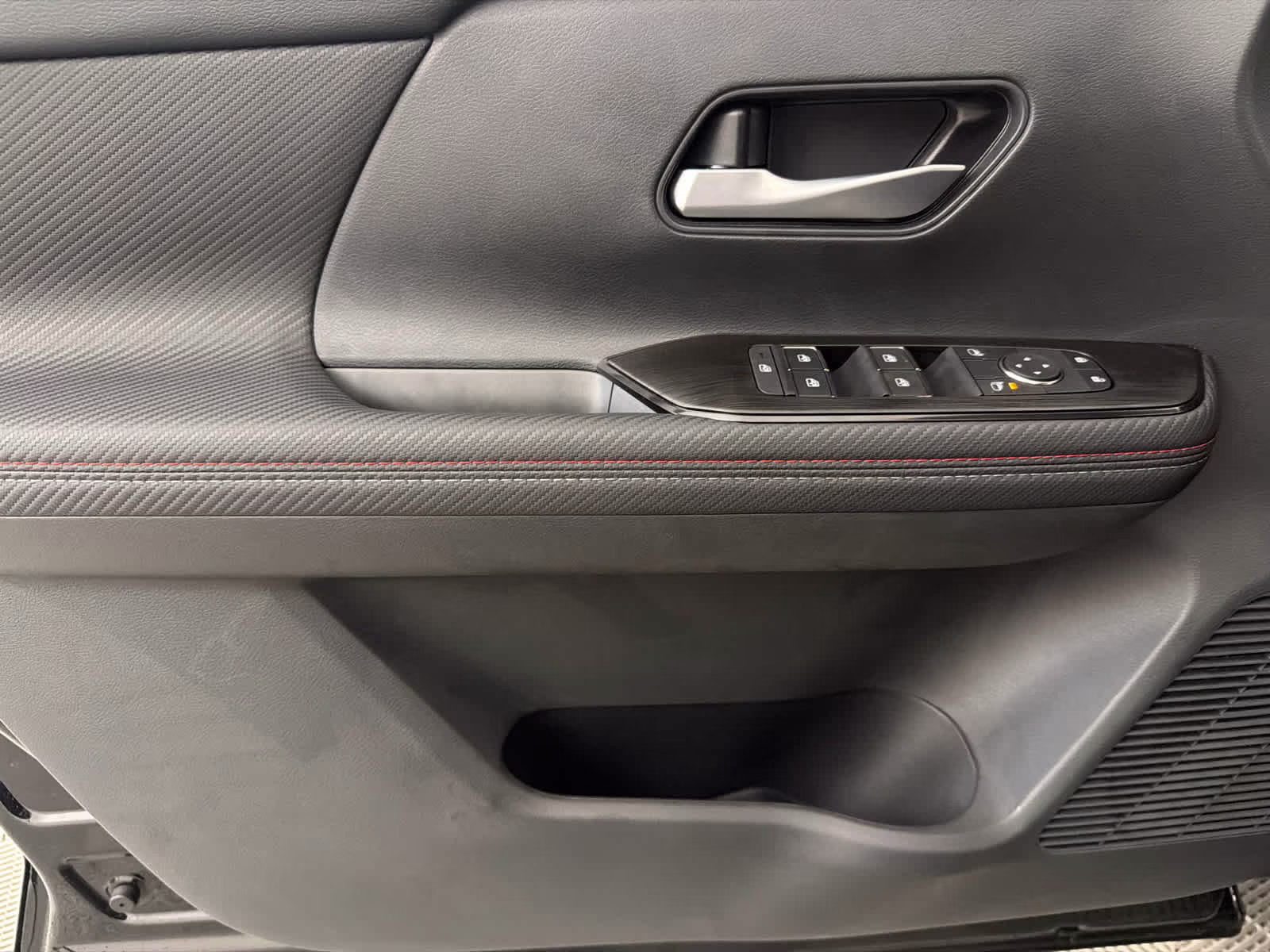 2026 Super Black Nissan Kicks SR FWD SUV