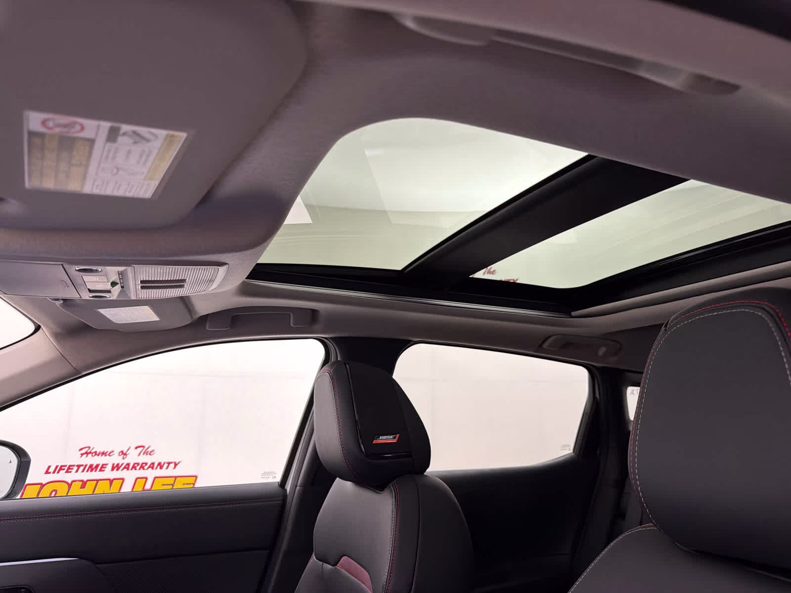 2026 Aspen White Tricoat/Super Black Nissan Kicks SR FWD SUV