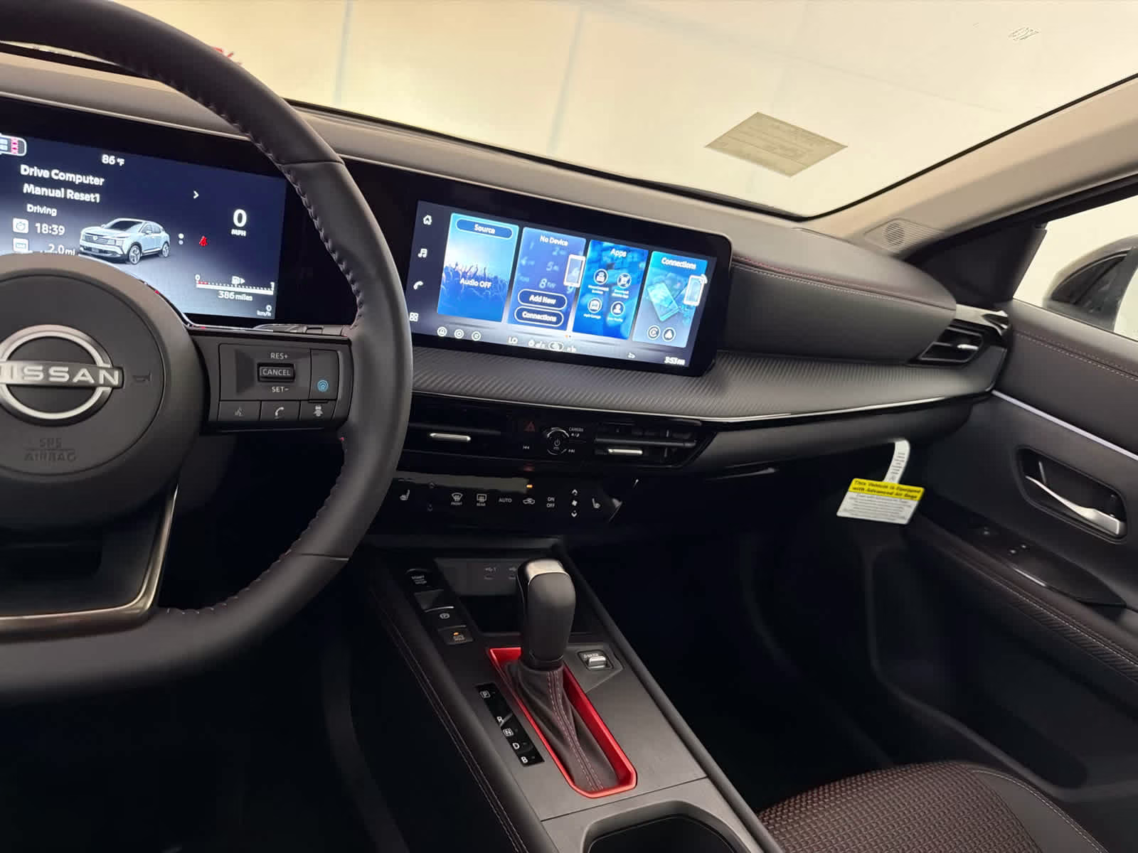 2026 Aspen White Tricoat/Super Black Nissan Kicks SR FWD SUV