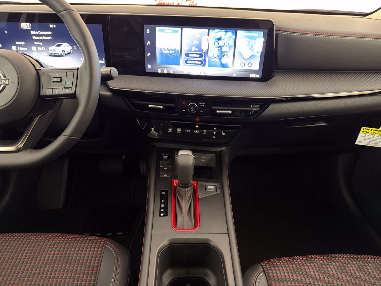 2026 Aspen White Tricoat/Super Black Nissan Kicks SR FWD SUV