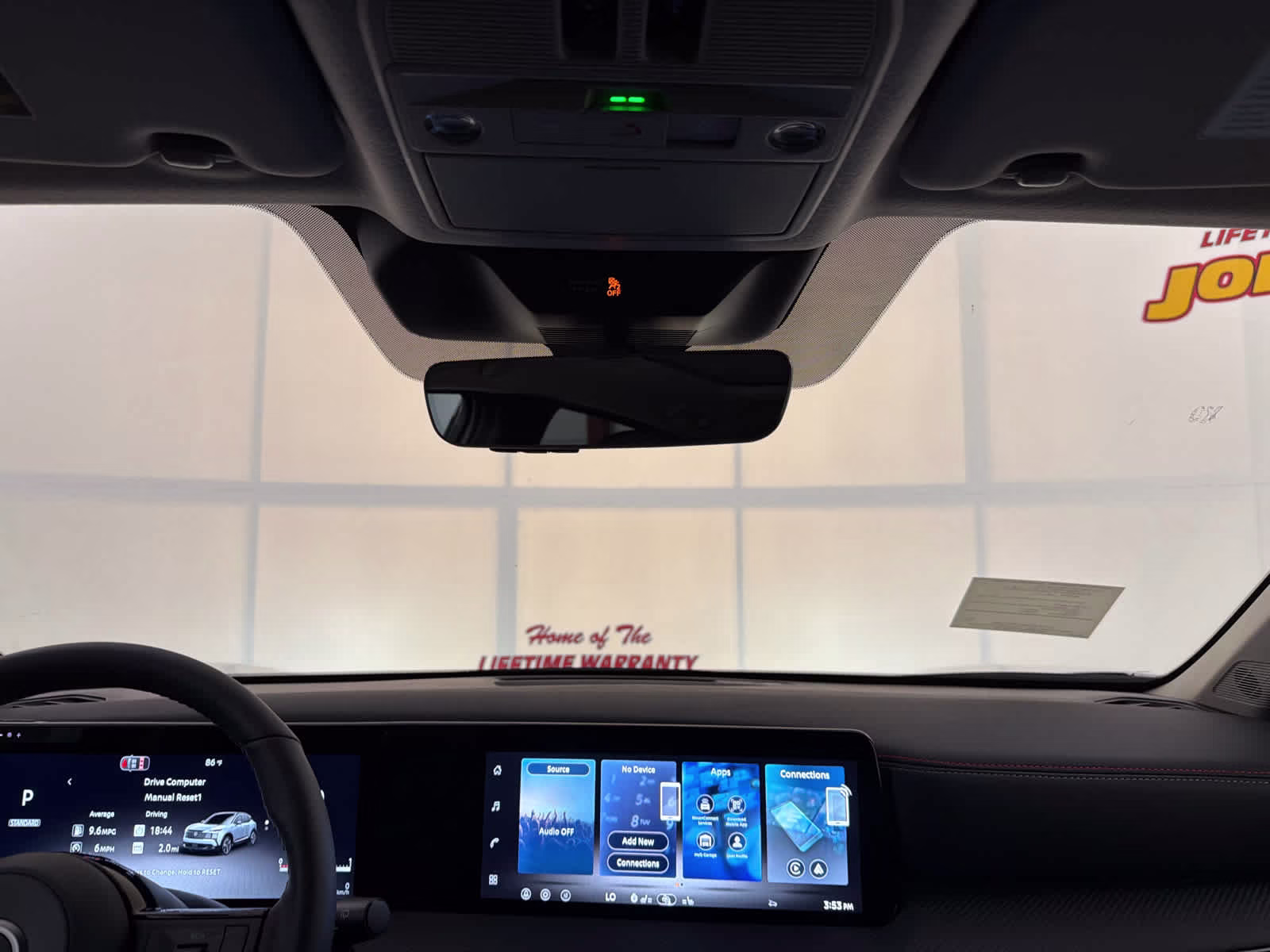2026 Aspen White Tricoat/Super Black Nissan Kicks SR FWD SUV