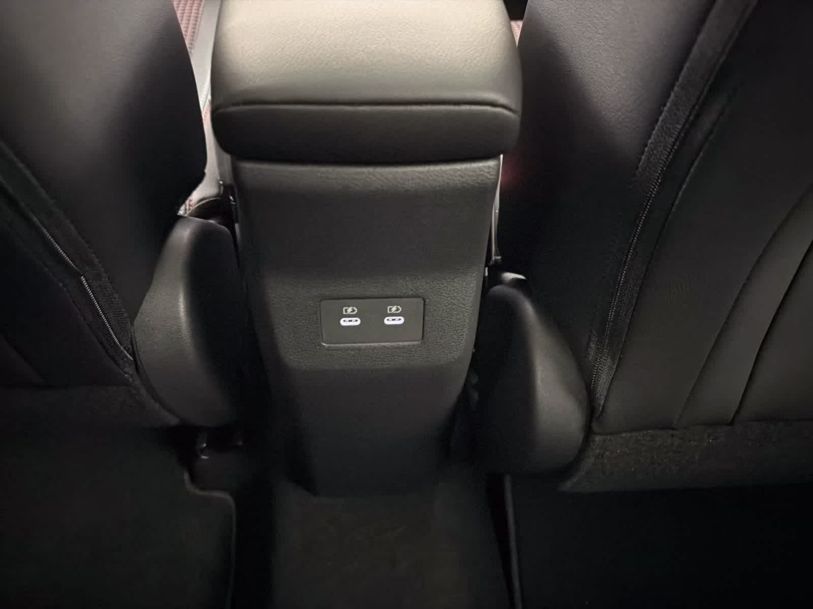 2026 Aspen White Tricoat/Super Black Nissan Kicks SR FWD SUV
