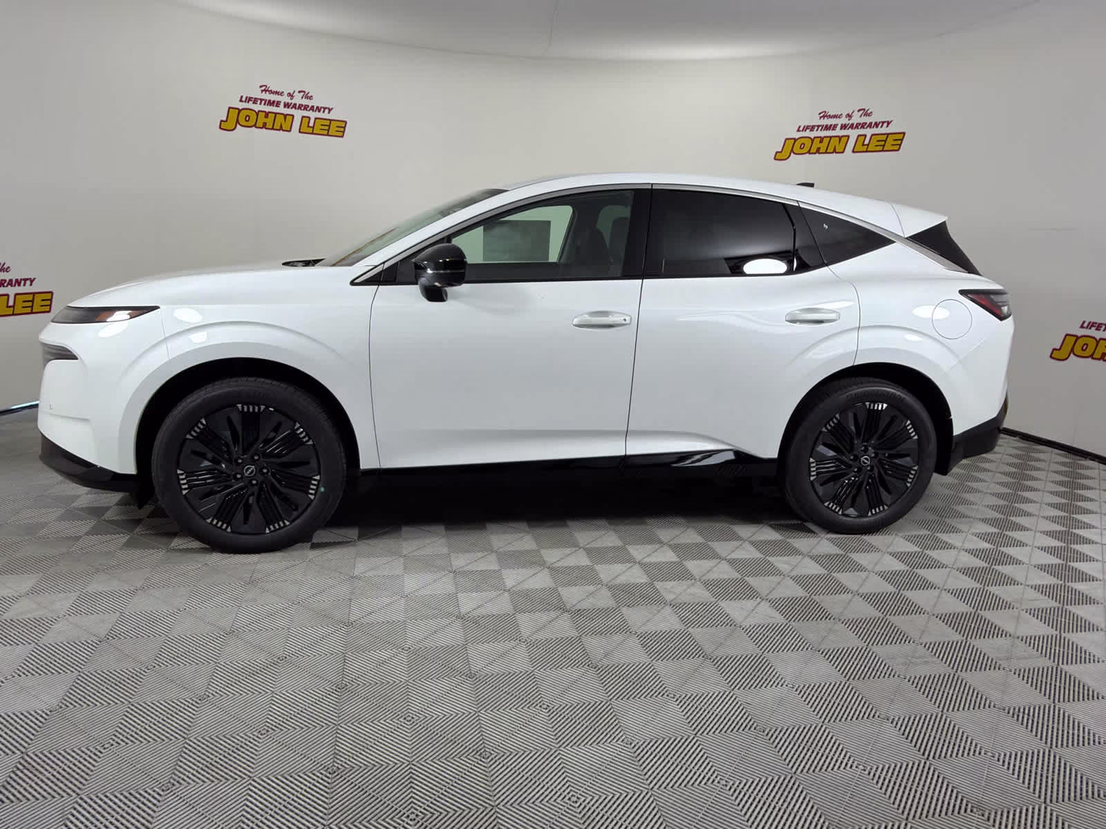 2026 Everest White Pearl Tricoat Nissan Murano Platinum AWD SUV