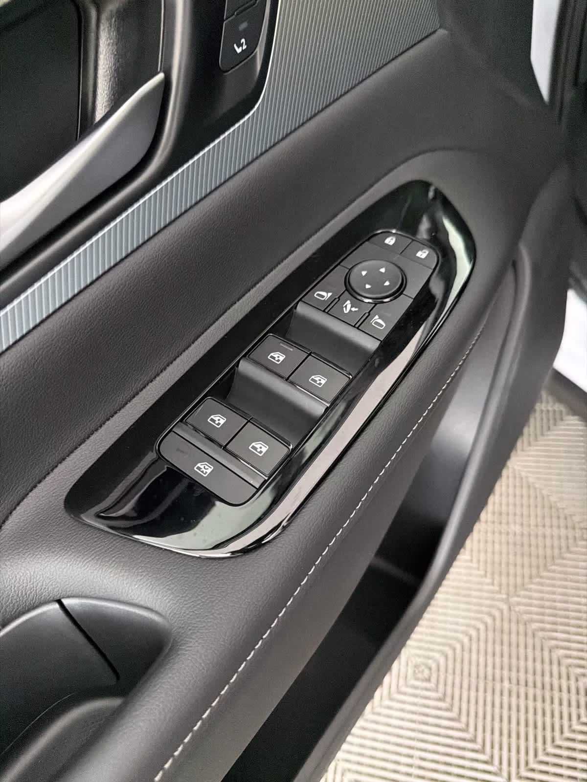 2026 Everest White Pearl Tricoat Nissan Murano Platinum AWD SUV
