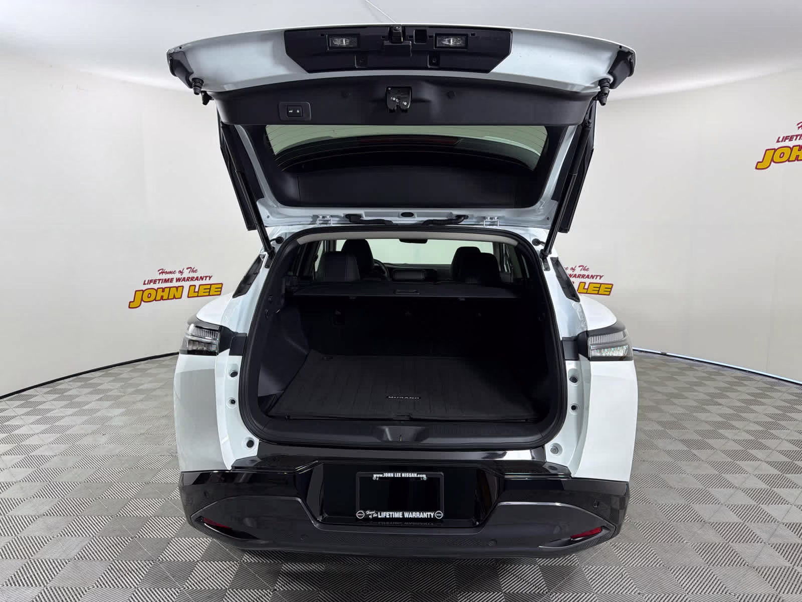 2026 Everest White Pearl Tricoat Nissan Murano Platinum AWD SUV
