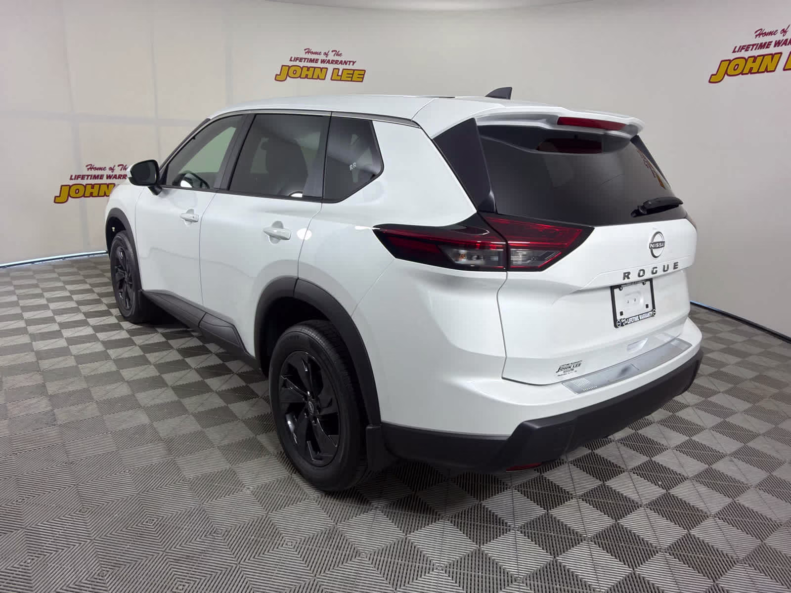 2026 Everest White Pearl Tricoat Nissan Rogue SV FWD SUV
