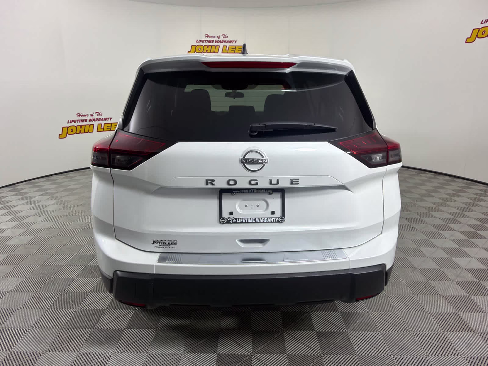 2026 Everest White Pearl Tricoat Nissan Rogue SV FWD SUV