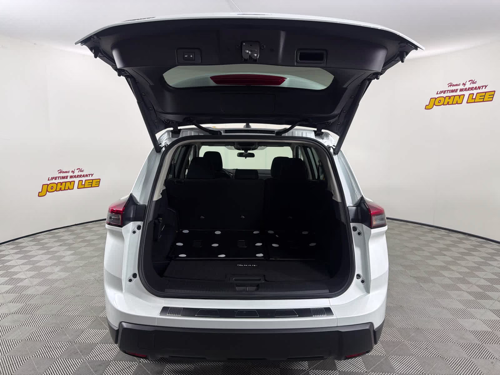 2026 Everest White Pearl Tricoat Nissan Rogue SV FWD SUV