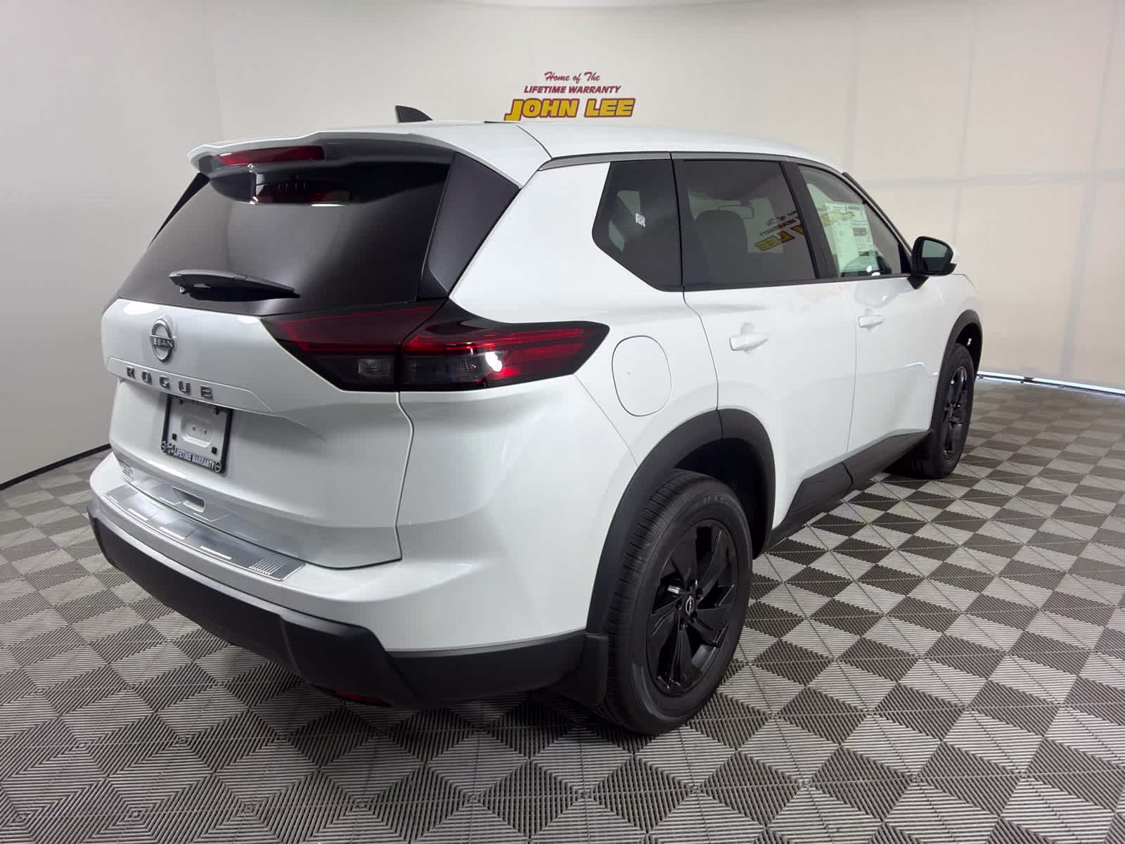 2026 Everest White Pearl Tricoat Nissan Rogue SV FWD SUV