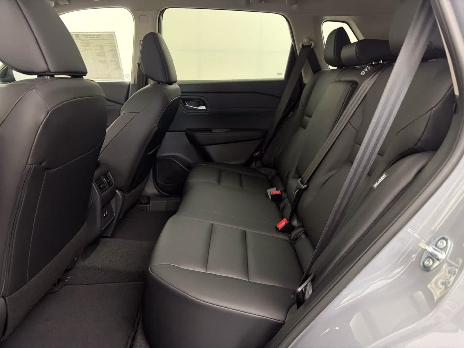 2026 Boulder Gray Pearl Nissan Rogue Dark Armor FWD SUV