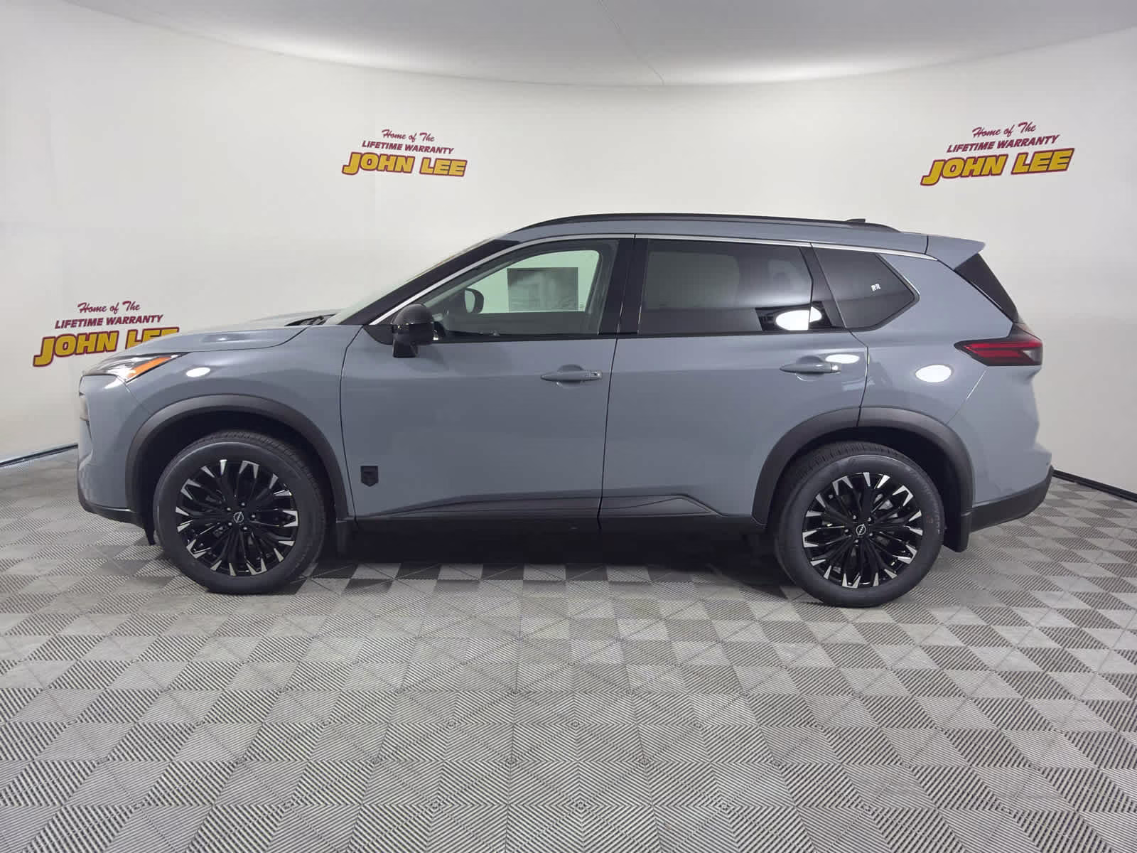 2026 Boulder Gray Pearl Nissan Rogue Dark Armor FWD SUV