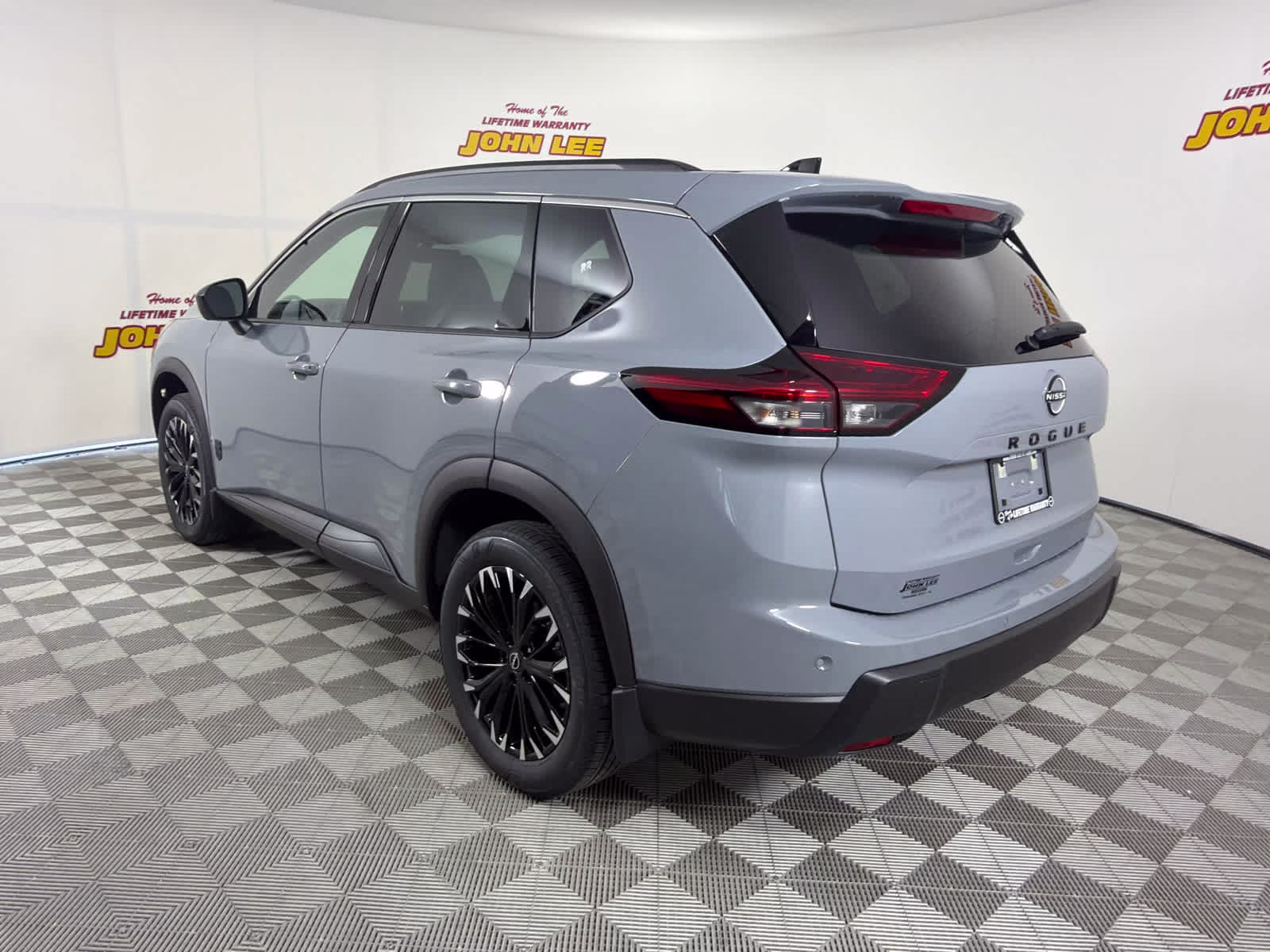 2026 Boulder Gray Pearl Nissan Rogue Dark Armor FWD SUV