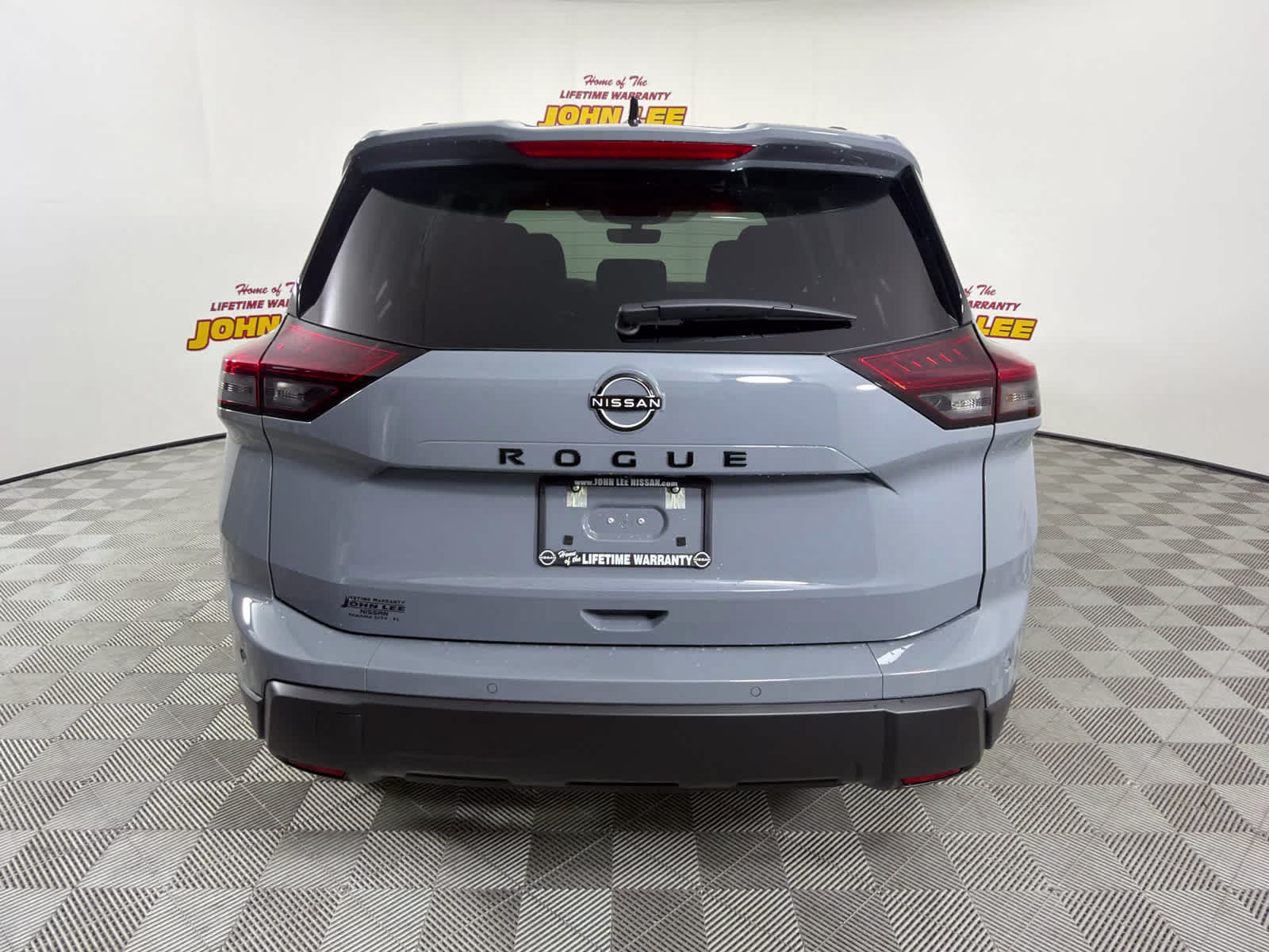 2026 Boulder Gray Pearl Nissan Rogue Dark Armor FWD SUV